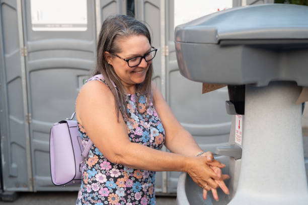 Best Portable restroom trailer rental  in Villisca, IA